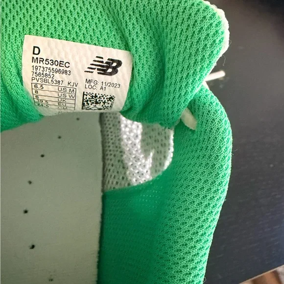 New Balance 530 Size 8 - Picture 3 of 3